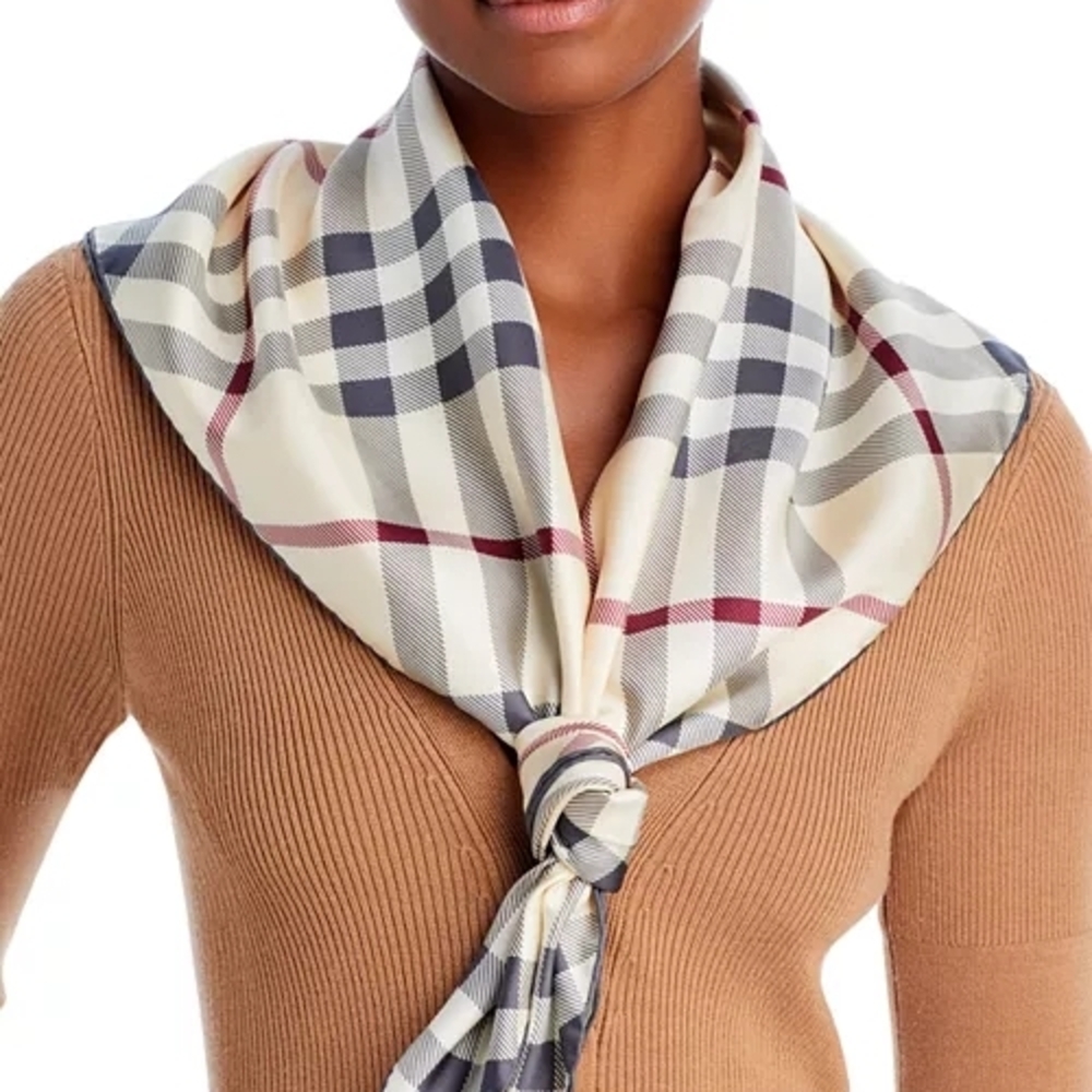 Elegant Checkered Scarf